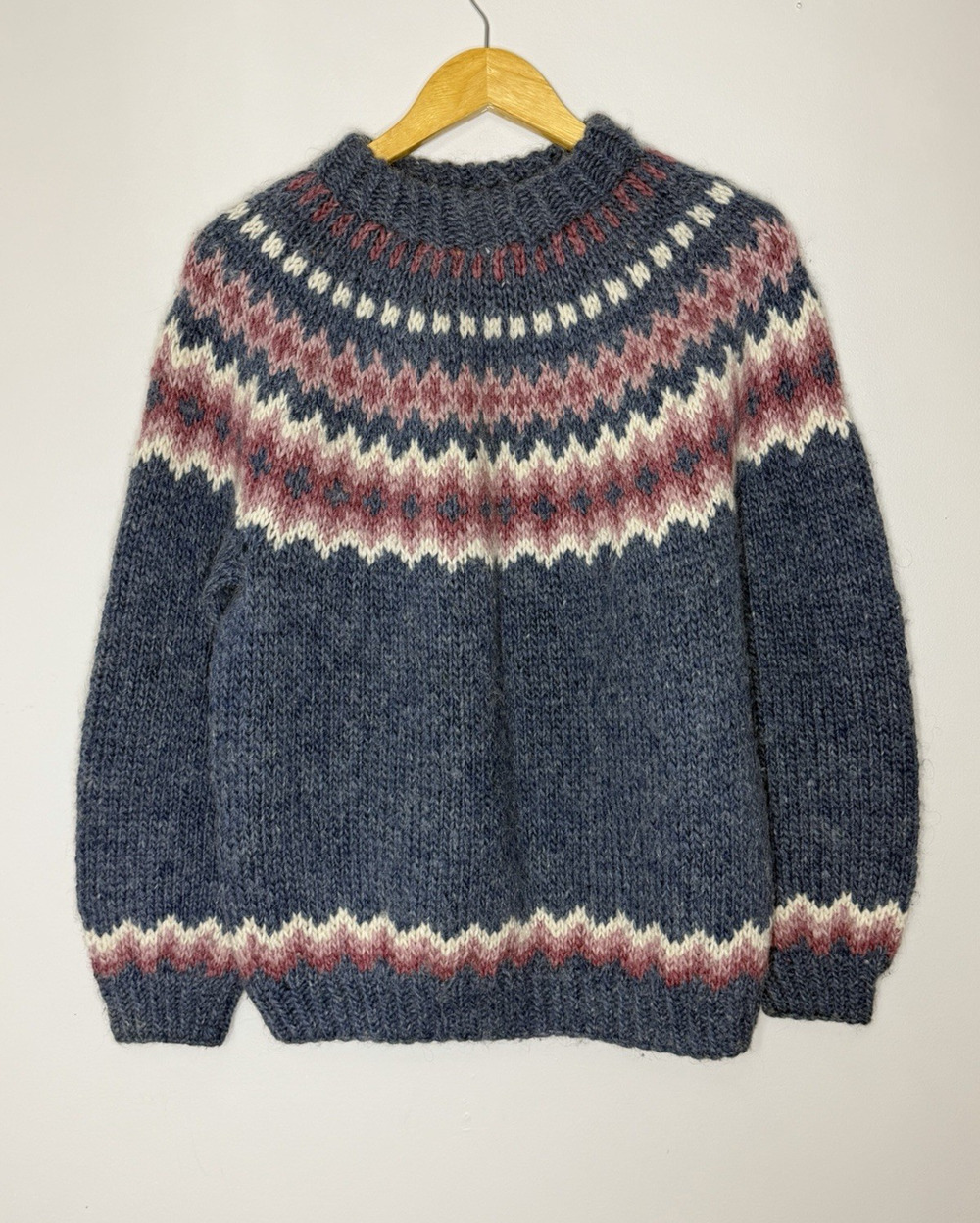 Icelandic Wool Fair Isle Nordic Sweater M Hand Knit by Tricote A La Main Par